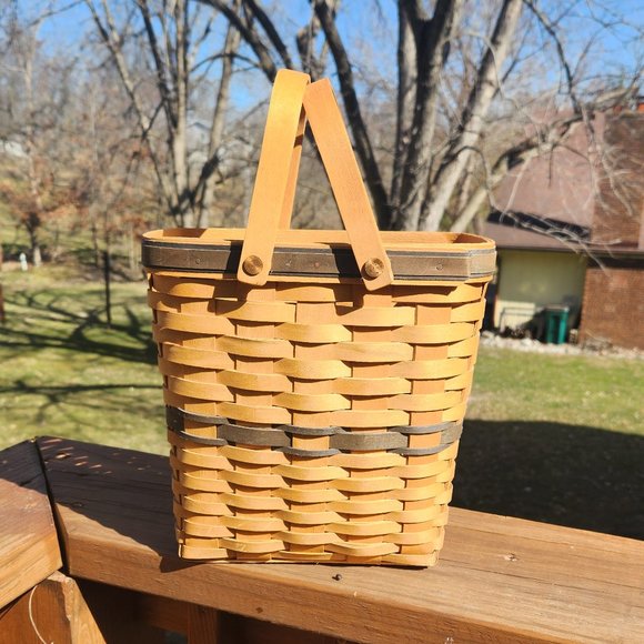 2000 Longaberger Collectors Club Membership Basket - Picture 2 of 11